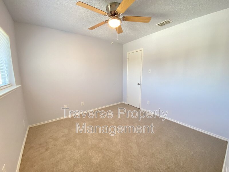 Adorable 3-bedroom, 2-bathroom, duplex in Grand Prairie! property image