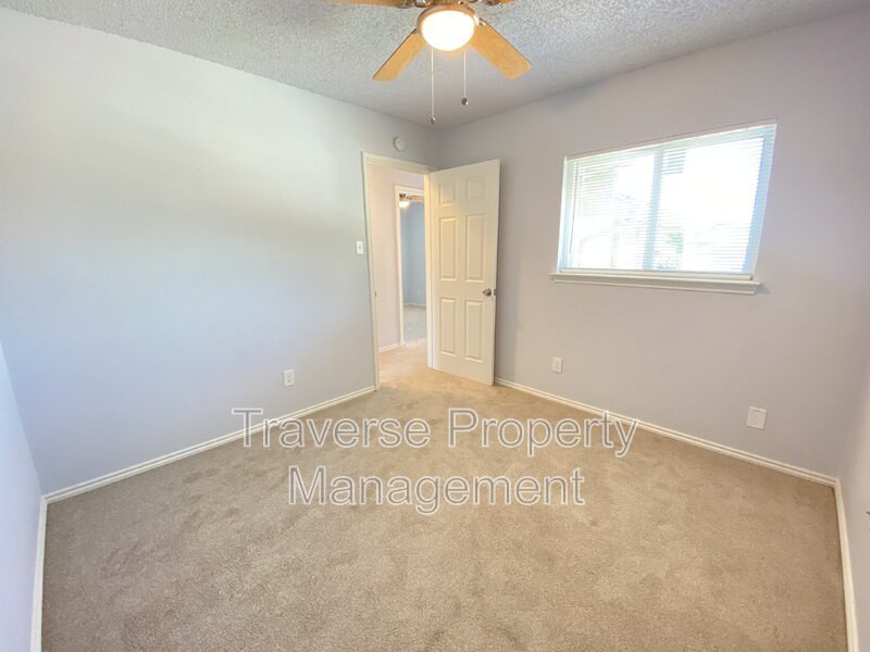 Adorable 3-bedroom, 2-bathroom, duplex in Grand Prairie! property image