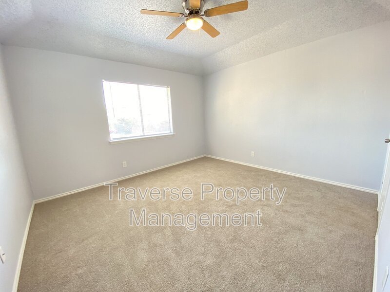 Adorable 3-bedroom, 2-bathroom, duplex in Grand Prairie! property image