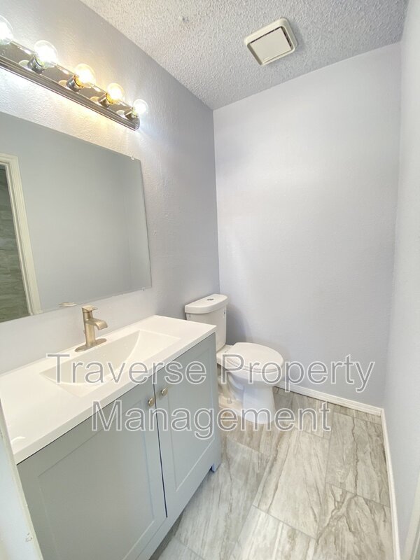 Adorable 3-bedroom, 2-bathroom, duplex in Grand Prairie! property image