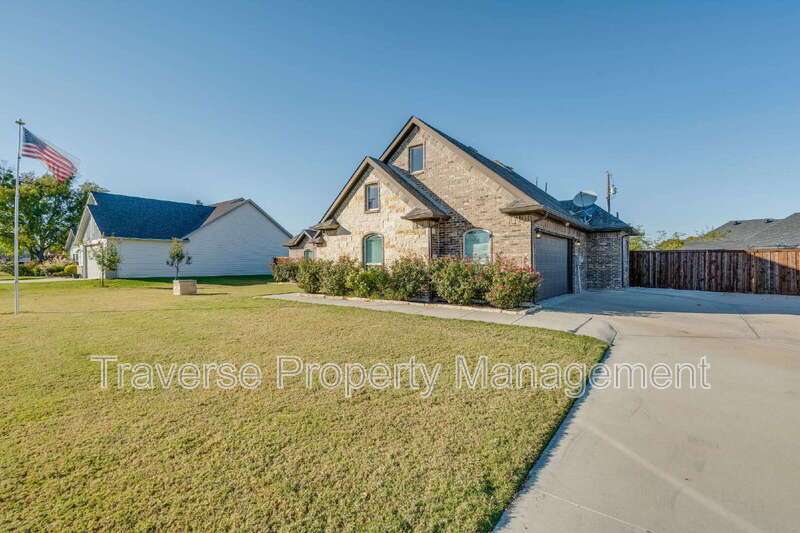 Stunning 3-bedroom, 2-bathroom home on an over-sized lot in Aledo ISD! property image
