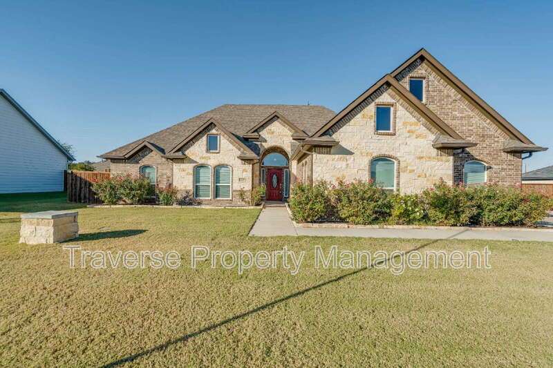 Stunning 3-bedroom, 2-bathroom home on an over-sized lot in Aledo ISD! property image