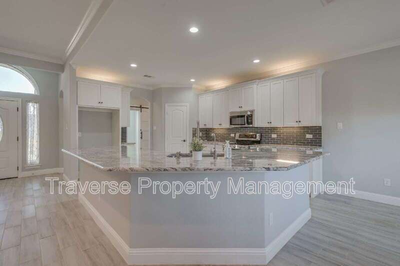 Stunning 3-bedroom, 2-bathroom home on an over-sized lot in Aledo ISD! property image