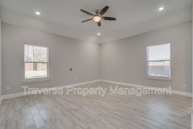 Stunning 3-bedroom, 2-bathroom home on an over-sized lot in Aledo ISD! property image