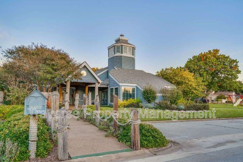 Charming 3-bedroom, 3-bathroom home directly across from the Marina at Eagle Mountain Lake! property image