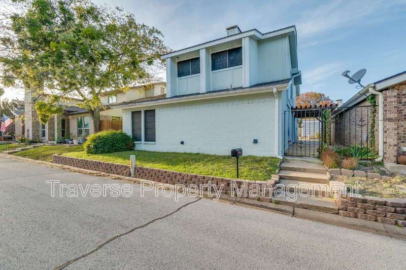 Charming 3-bedroom, 3-bathroom home directly across from the Marina at Eagle Mountain Lake! property image