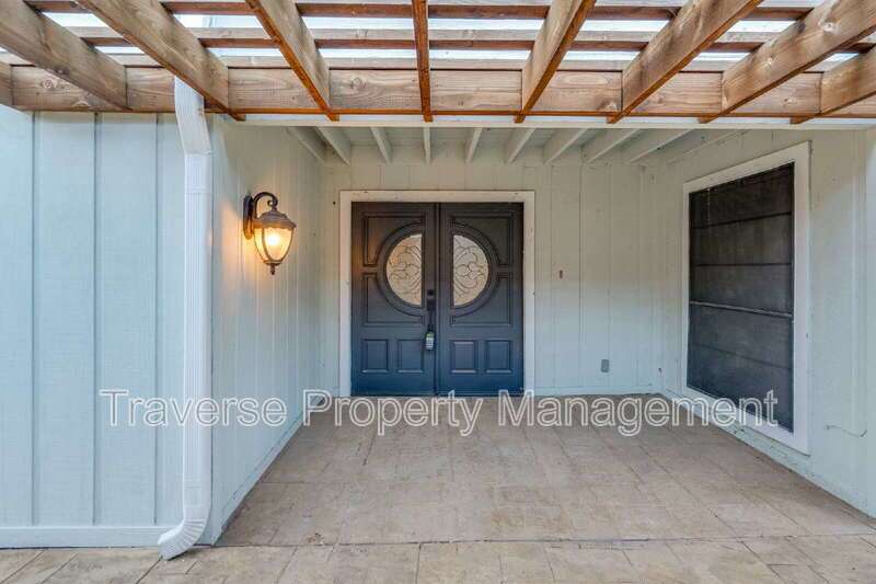 Charming 3-bedroom, 3-bathroom home directly across from the Marina at Eagle Mountain Lake! property image