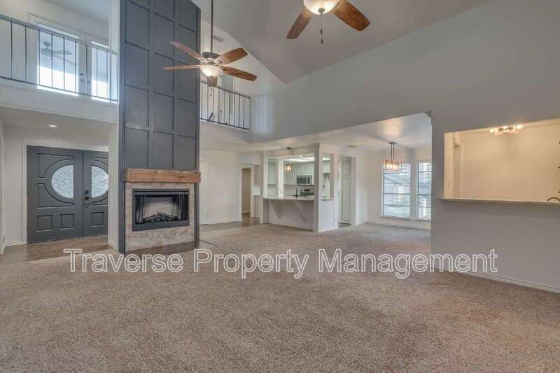 Charming 3-bedroom, 3-bathroom home directly across from the Marina at Eagle Mountain Lake! property image