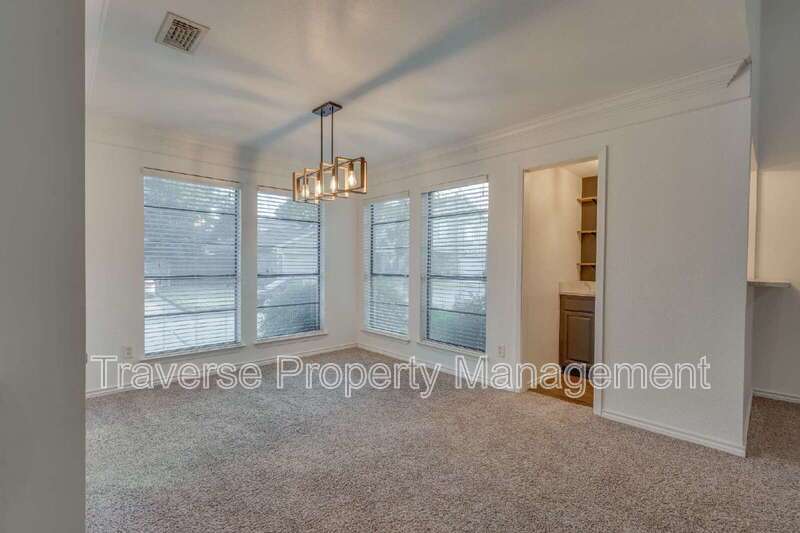 Charming 3-bedroom, 3-bathroom home directly across from the Marina at Eagle Mountain Lake! property image