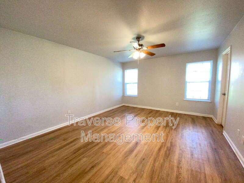 Adorable 3-bedroom, 2-bathroom home on a corner lot in Fort Worth! property image