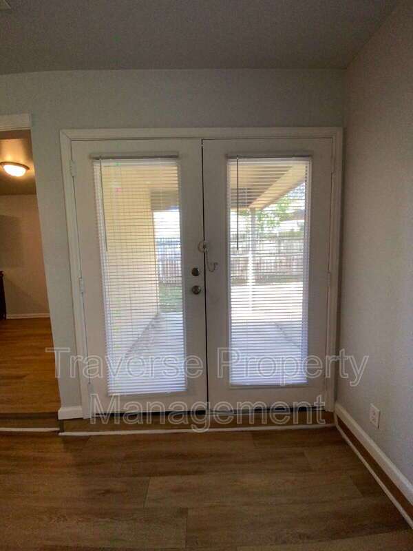 Adorable 3-bedroom, 2-bathroom home on a corner lot in Fort Worth! property image