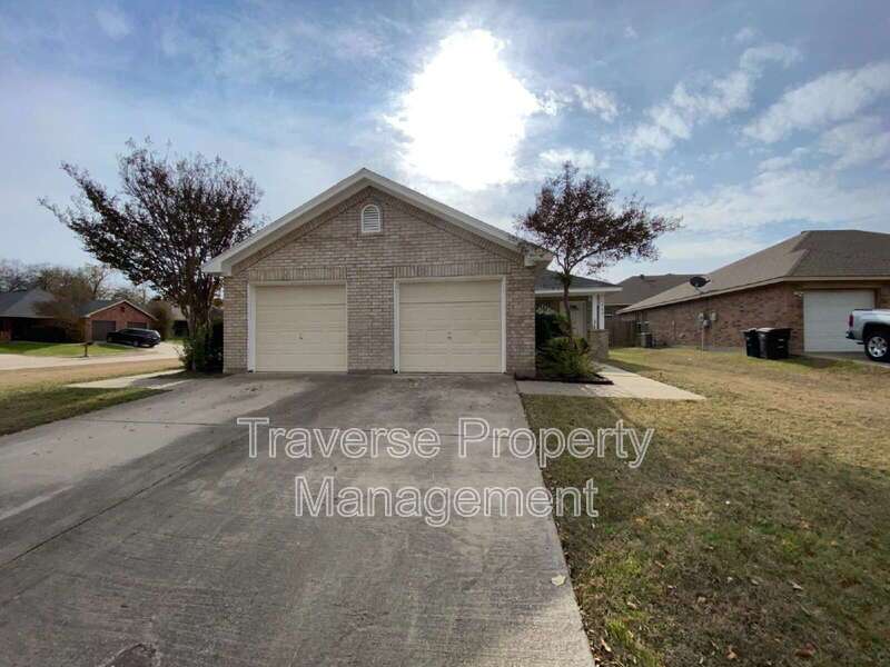 Adorable 3-bedroom, 2-bathroom duplex in Fort Worth! property image