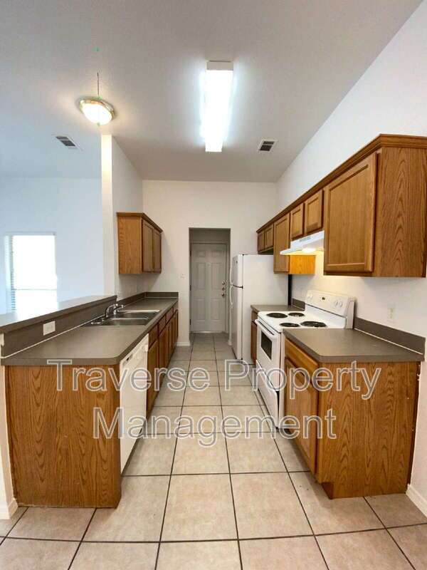 Adorable 3-bedroom, 2-bathroom duplex in Fort Worth! property image