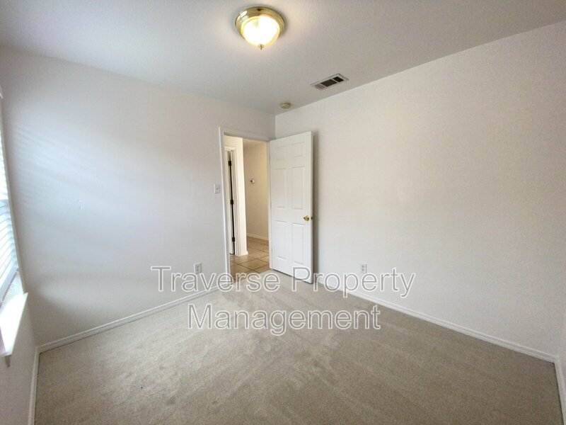 Adorable 3-bedroom, 2-bathroom duplex in Fort Worth! property image