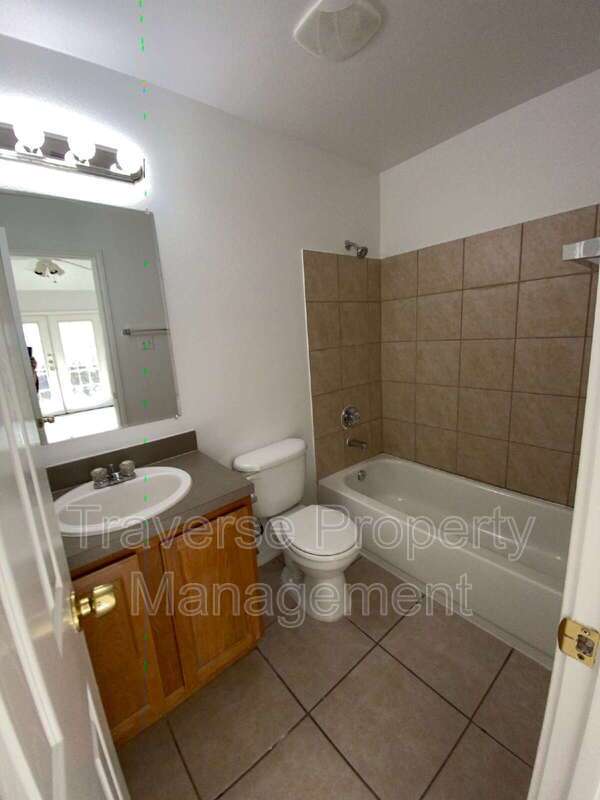 Adorable 3-bedroom, 2-bathroom duplex in Fort Worth! property image