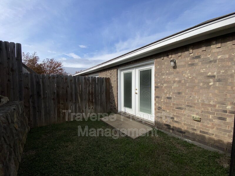 Adorable 3-bedroom, 2-bathroom duplex in Fort Worth! property image