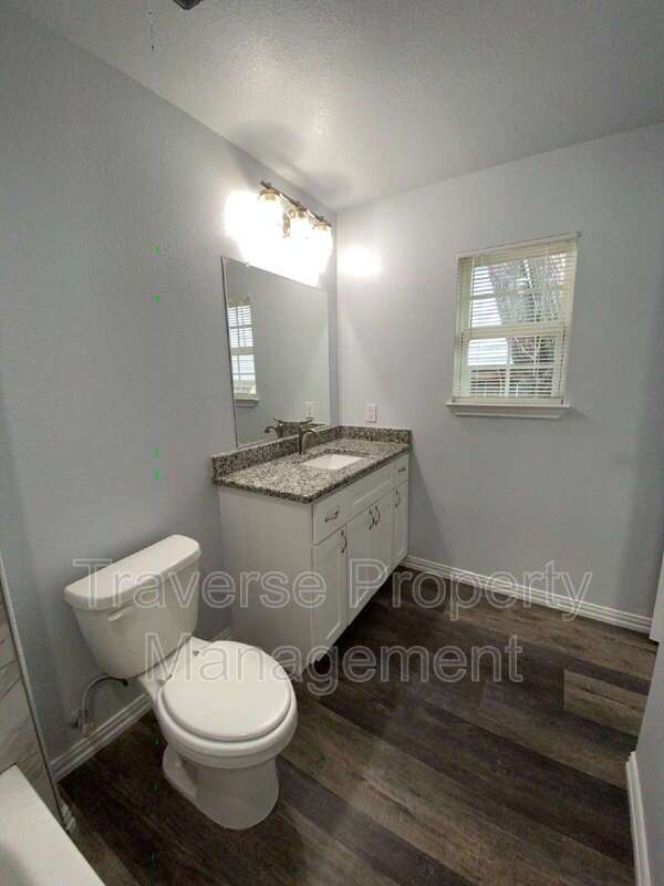 Charming and Immaculate 3-bedroom, 2-bathroom home in Fort Worth, TX! property image