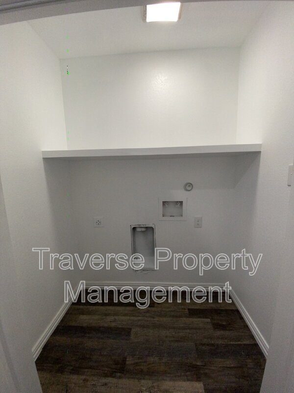 Charming and Immaculate 3-bedroom, 2-bathroom home in Fort Worth, TX! property image