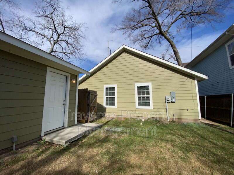 Charming and Immaculate 3-bedroom, 2-bathroom home in Fort Worth, TX! property image