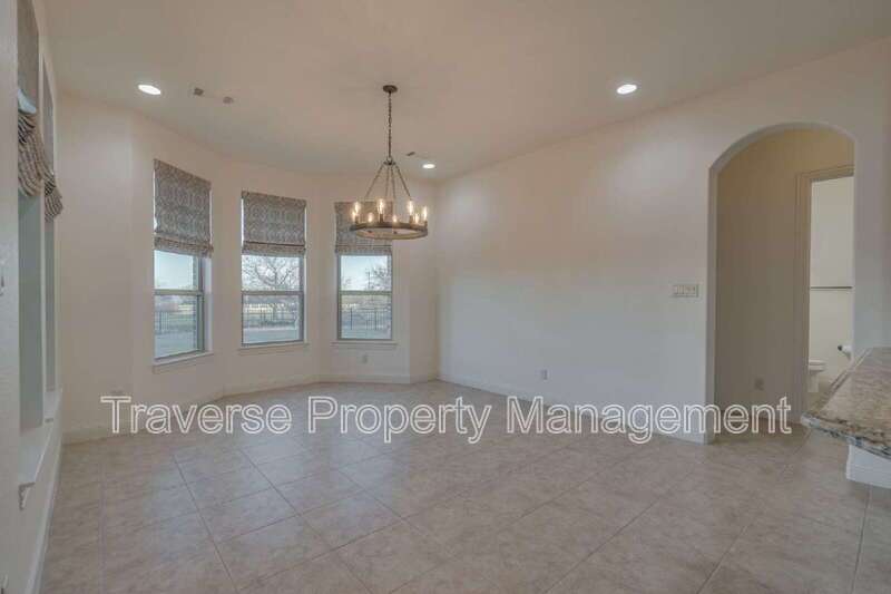 Luxury 3-bedroom, 3-bathroom home in Southwest Fort Worth! property image