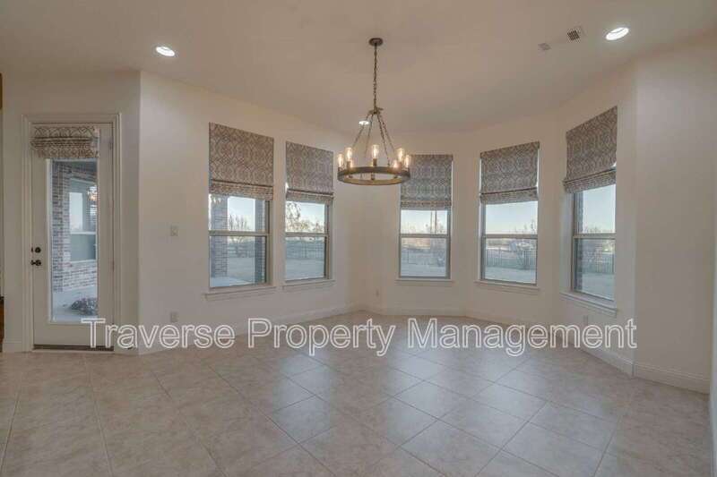 Luxury 3-bedroom, 3-bathroom home in Southwest Fort Worth! property image