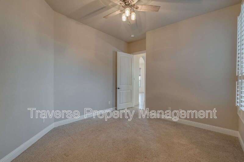 Luxury 3-bedroom, 3-bathroom home in Southwest Fort Worth! property image