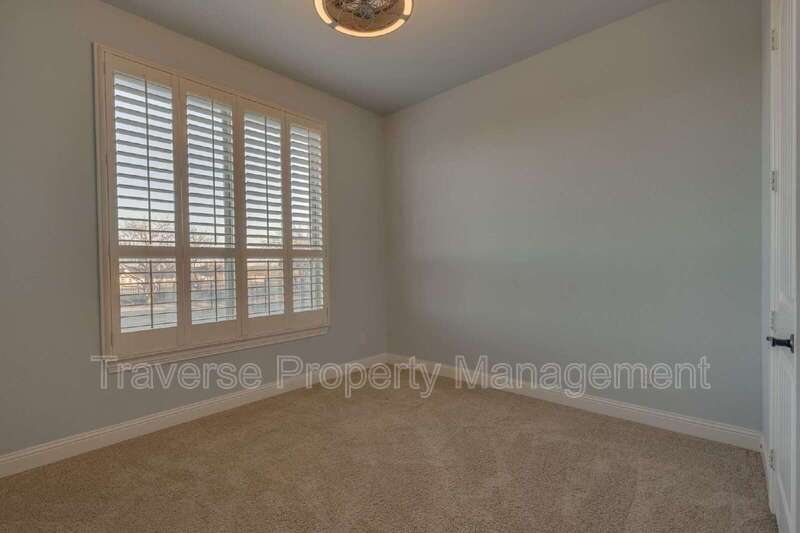 Luxury 3-bedroom, 3-bathroom home in Southwest Fort Worth! property image