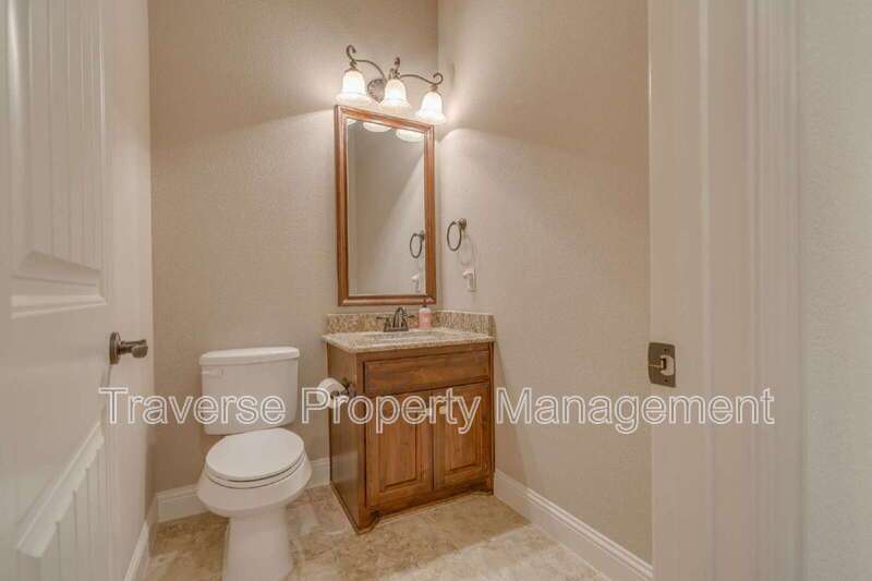 Luxury 3-bedroom, 3-bathroom home in Southwest Fort Worth! property image