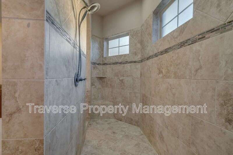 Luxury 3-bedroom, 3-bathroom home in Southwest Fort Worth! property image