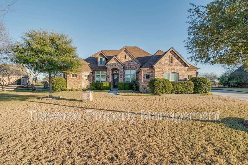 Luxury 3-bedroom, 3-bathroom home in Southwest Fort Worth! property image