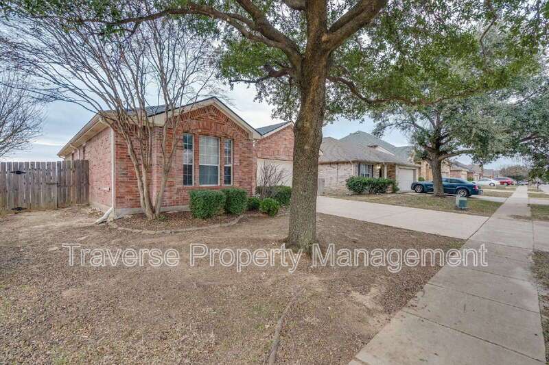 Charming 3-bedroom, 2-bathroom single-family home located in North Fort Worth! property image