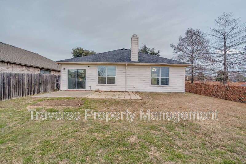 Charming 3-bedroom, 2-bathroom single-family home located in North Fort Worth! property image