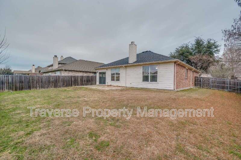 Charming 3-bedroom, 2-bathroom single-family home located in North Fort Worth! property image