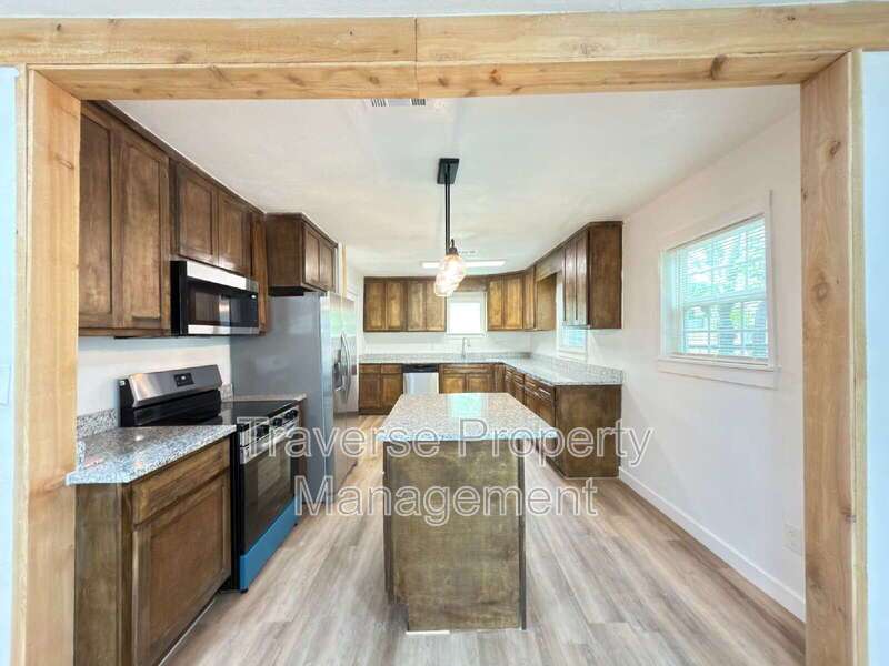 Remodeled and updated 2-bedroom, 1-bathroom single-family home in Fort Worth! property image
