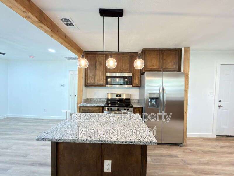 Remodeled and updated 2-bedroom, 1-bathroom single-family home in Fort Worth! property image