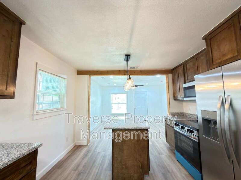 Remodeled and updated 2-bedroom, 1-bathroom single-family home in Fort Worth! property image