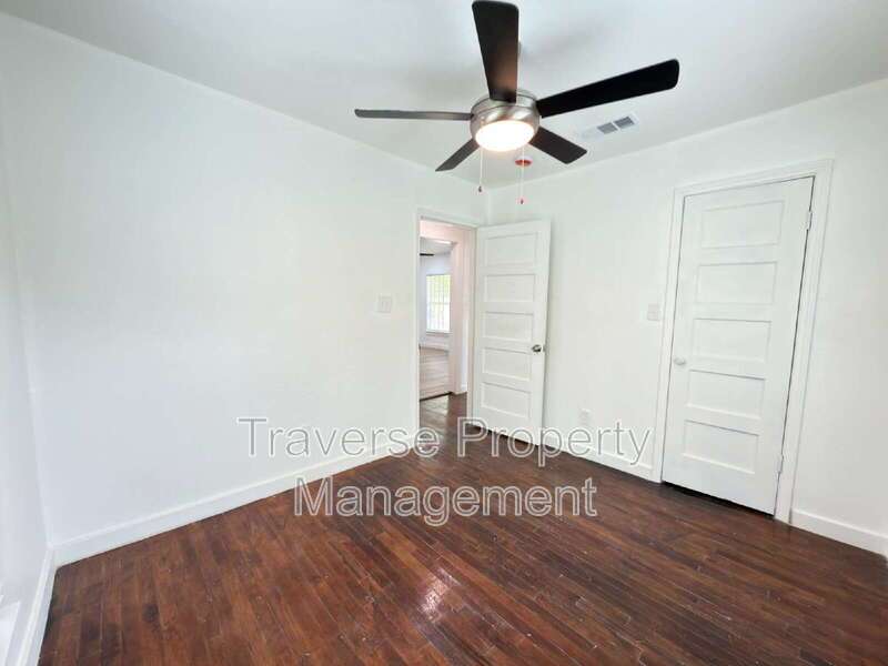Remodeled and updated 2-bedroom, 1-bathroom single-family home in Fort Worth! property image