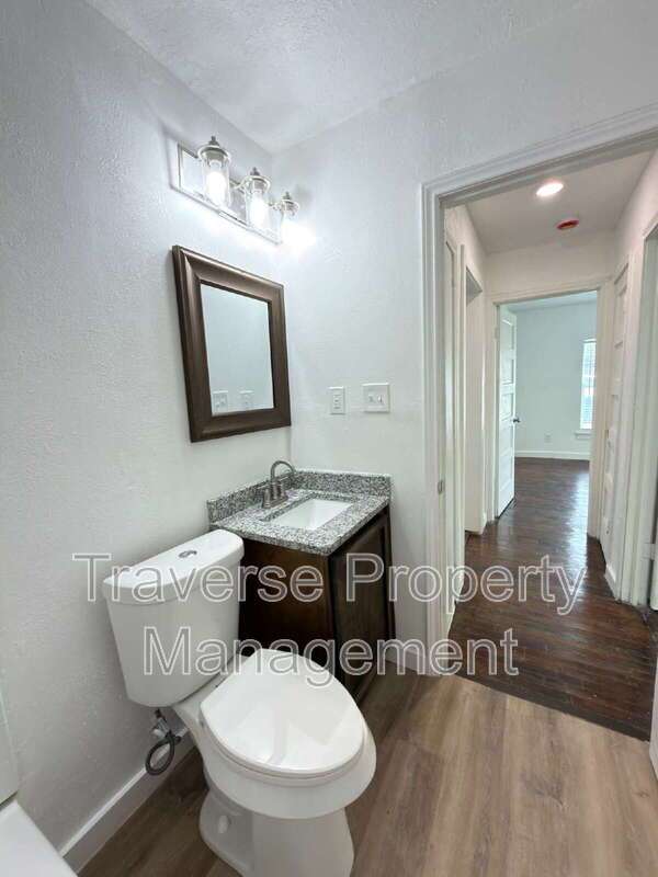 Remodeled and updated 2-bedroom, 1-bathroom single-family home in Fort Worth! property image