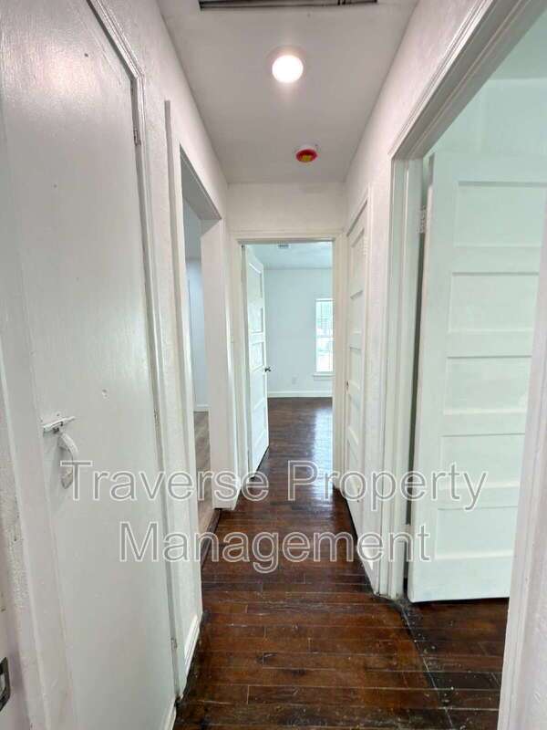 Remodeled and updated 2-bedroom, 1-bathroom single-family home in Fort Worth! property image