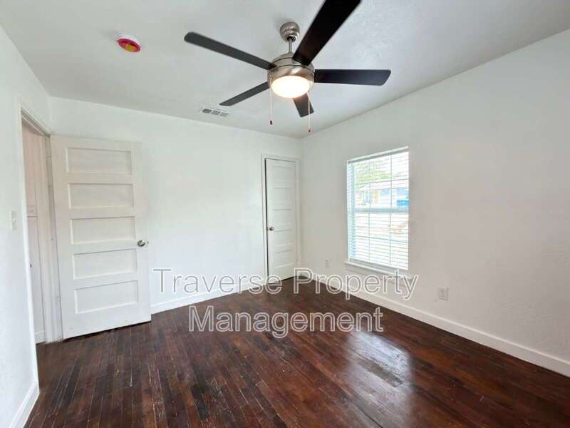 Remodeled and updated 2-bedroom, 1-bathroom single-family home in Fort Worth! property image