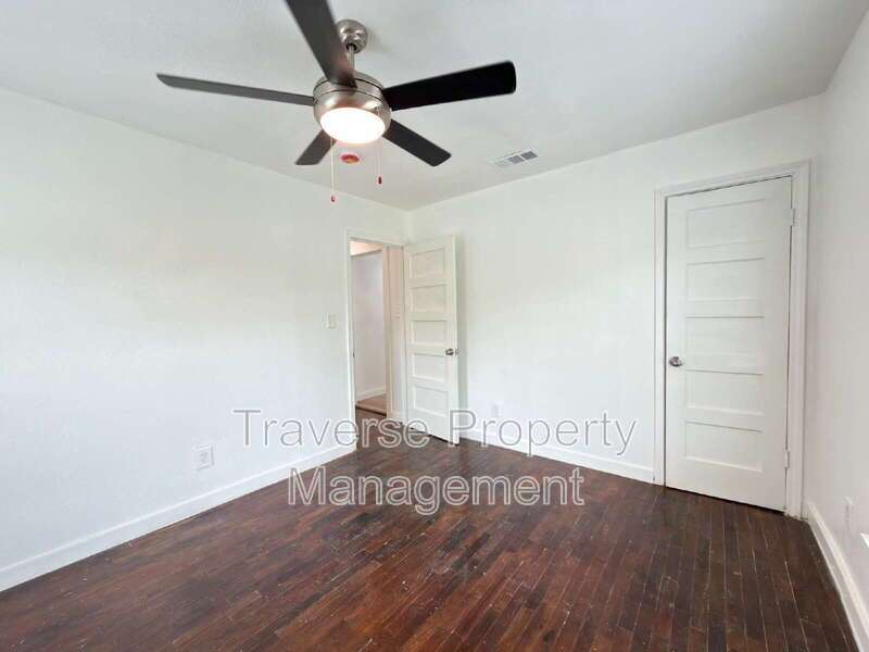 Remodeled and updated 2-bedroom, 1-bathroom single-family home in Fort Worth! property image