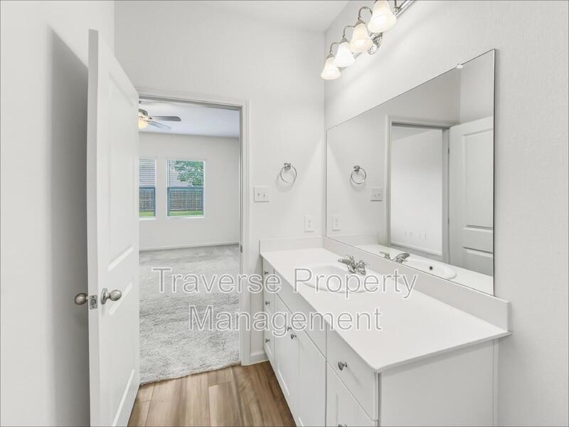 Immaculate and open-concept 3-bedroom, 2-bathroom home in Haslet! property image