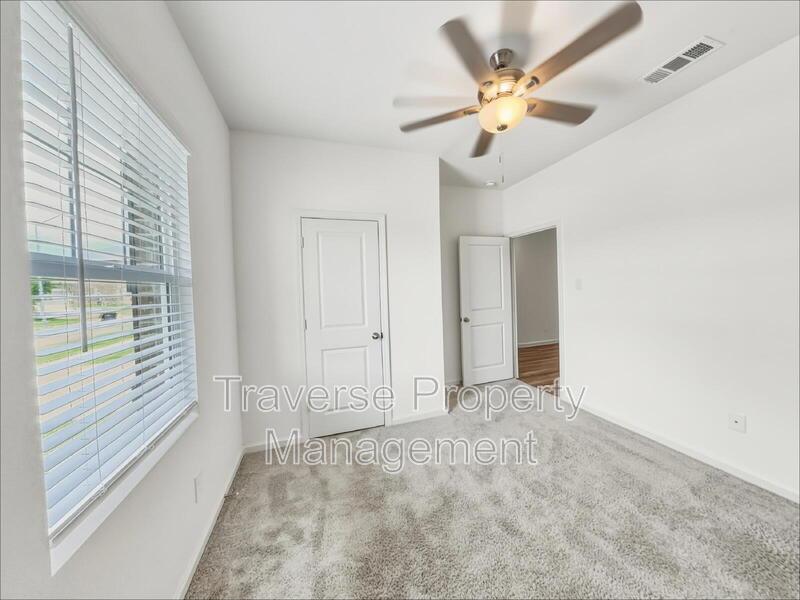 Immaculate and open-concept 3-bedroom, 2-bathroom home in Haslet! property image