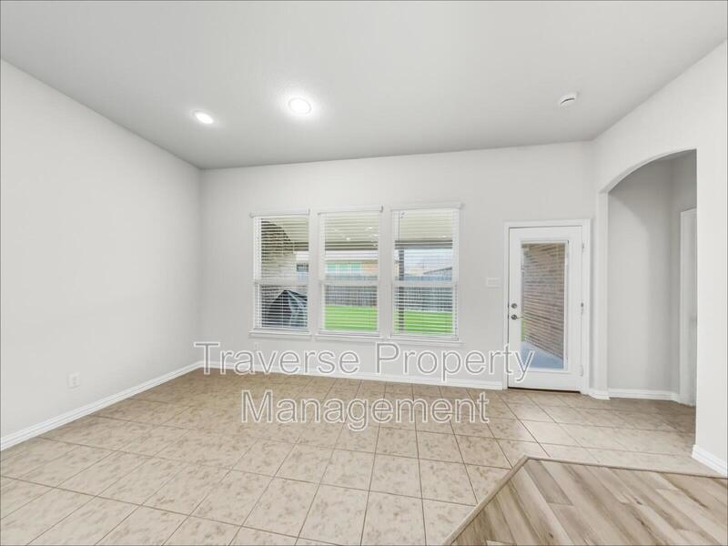 Stunning and spacious 4-bedroom, 3-bathroom home, with an office, in North Fort Worth! property image