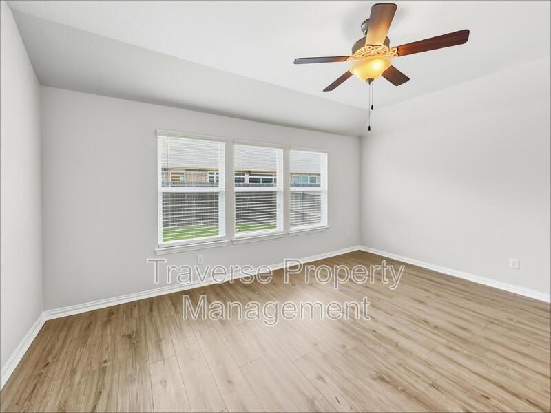 Stunning and spacious 4-bedroom, 3-bathroom home, with an office, in North Fort Worth! property image