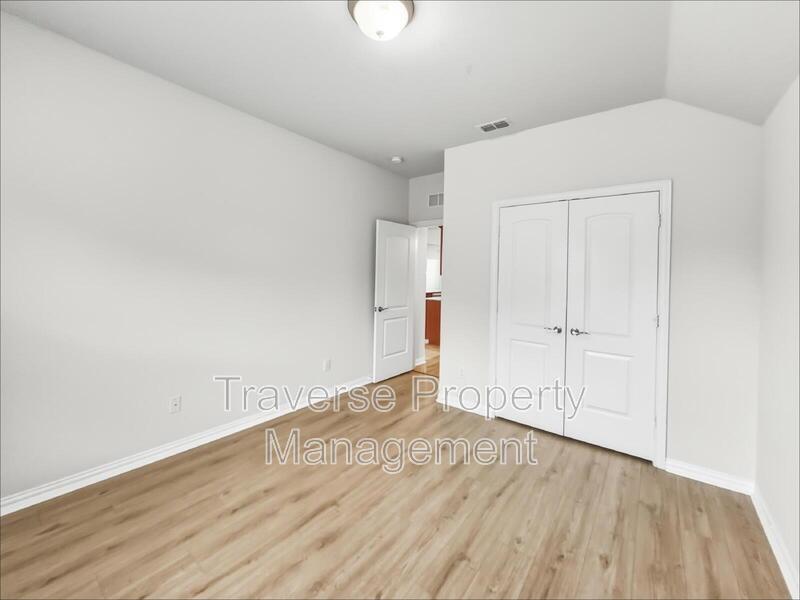 Stunning and spacious 4-bedroom, 3-bathroom home, with an office, in North Fort Worth! property image