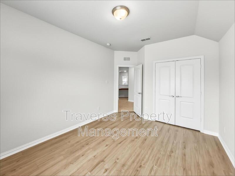 Stunning and spacious 4-bedroom, 3-bathroom home, with an office, in North Fort Worth! property image