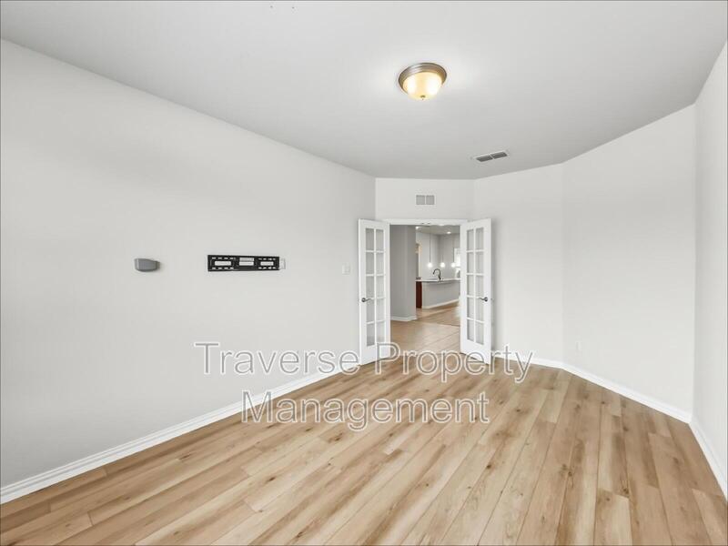 Stunning and spacious 4-bedroom, 3-bathroom home, with an office, in North Fort Worth! property image