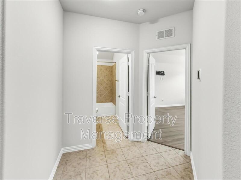 Stunning and spacious 4-bedroom, 3-bathroom home, with an office, in North Fort Worth! property image