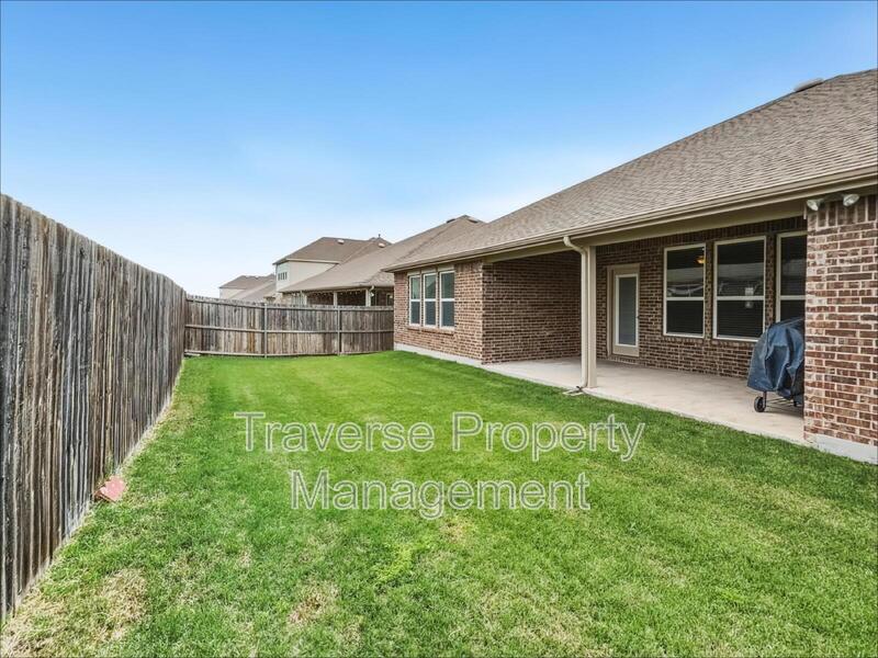Stunning and spacious 4-bedroom, 3-bathroom home, with an office, in North Fort Worth! property image
